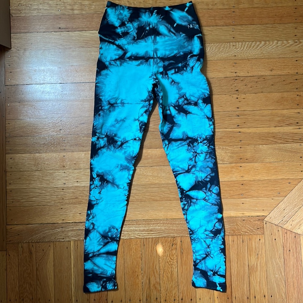 Like New NUX Turquoise Black Tie-dye leggings Size Small with Moro pattern